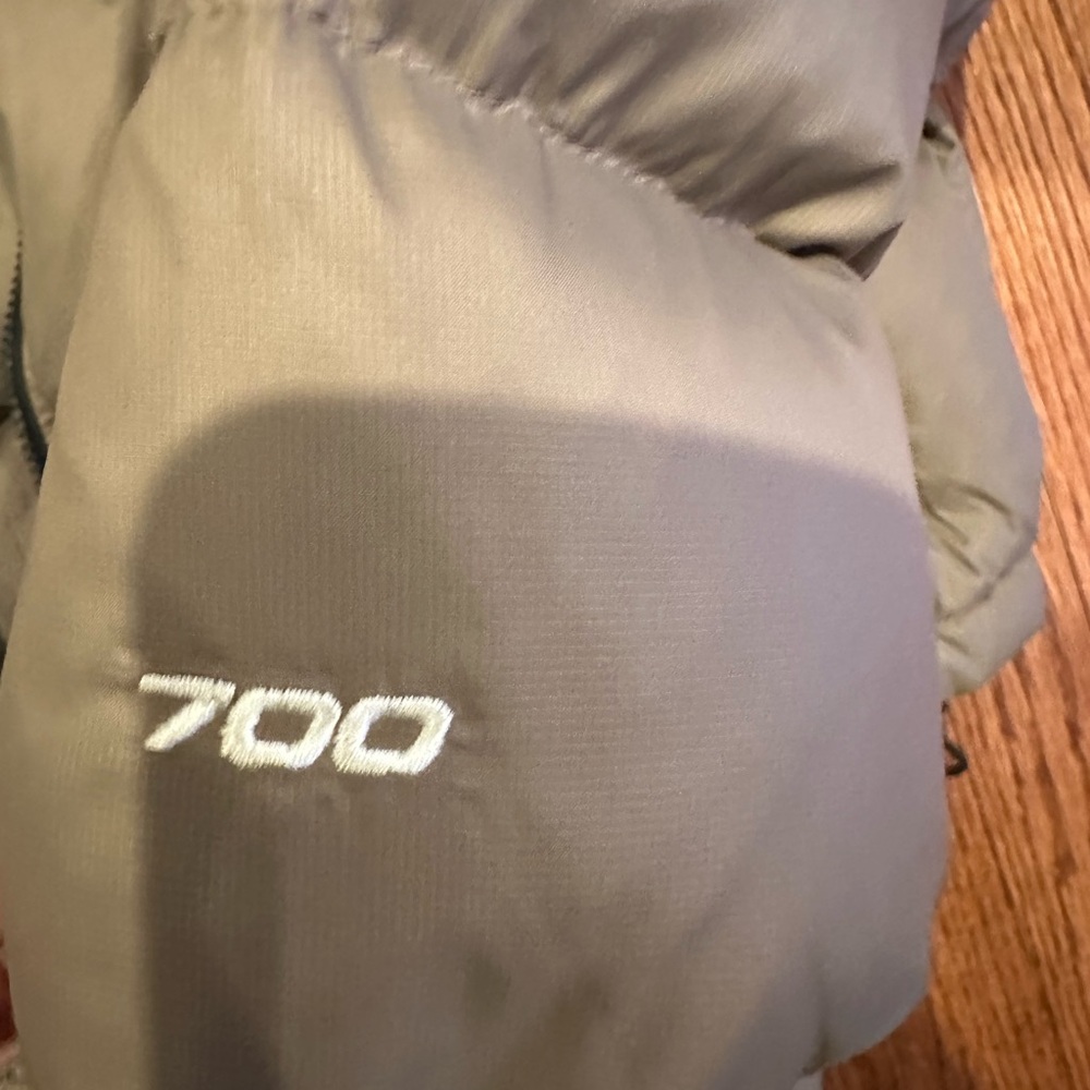 The North Face Women's Taupe Puffer Jacket - Picture 6 of 7